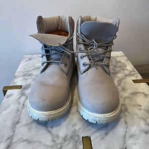 RARE Size 7 Grey Timberland boots with white sole